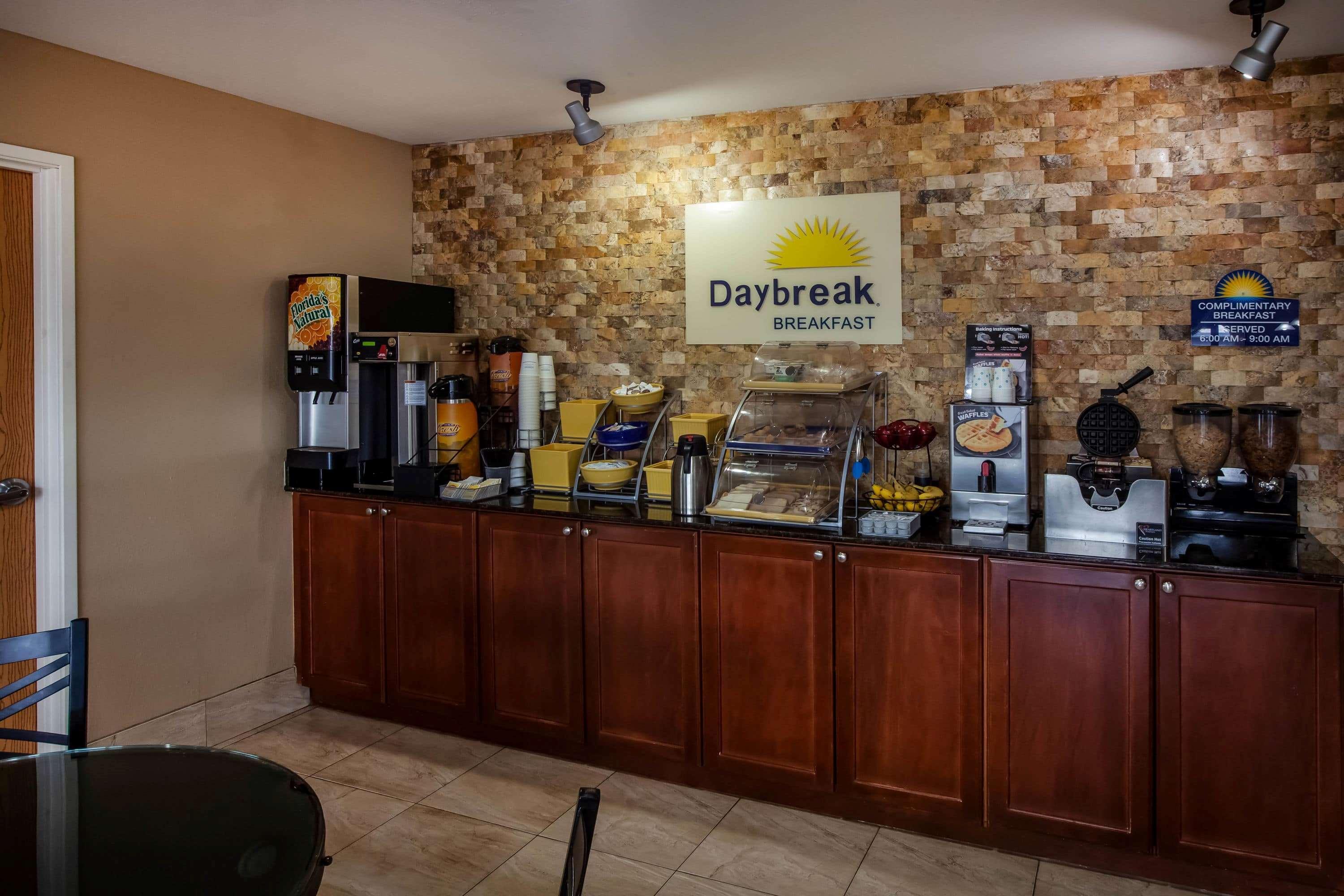 Days Inn By Wyndham Sulphur La Exteriér fotografie