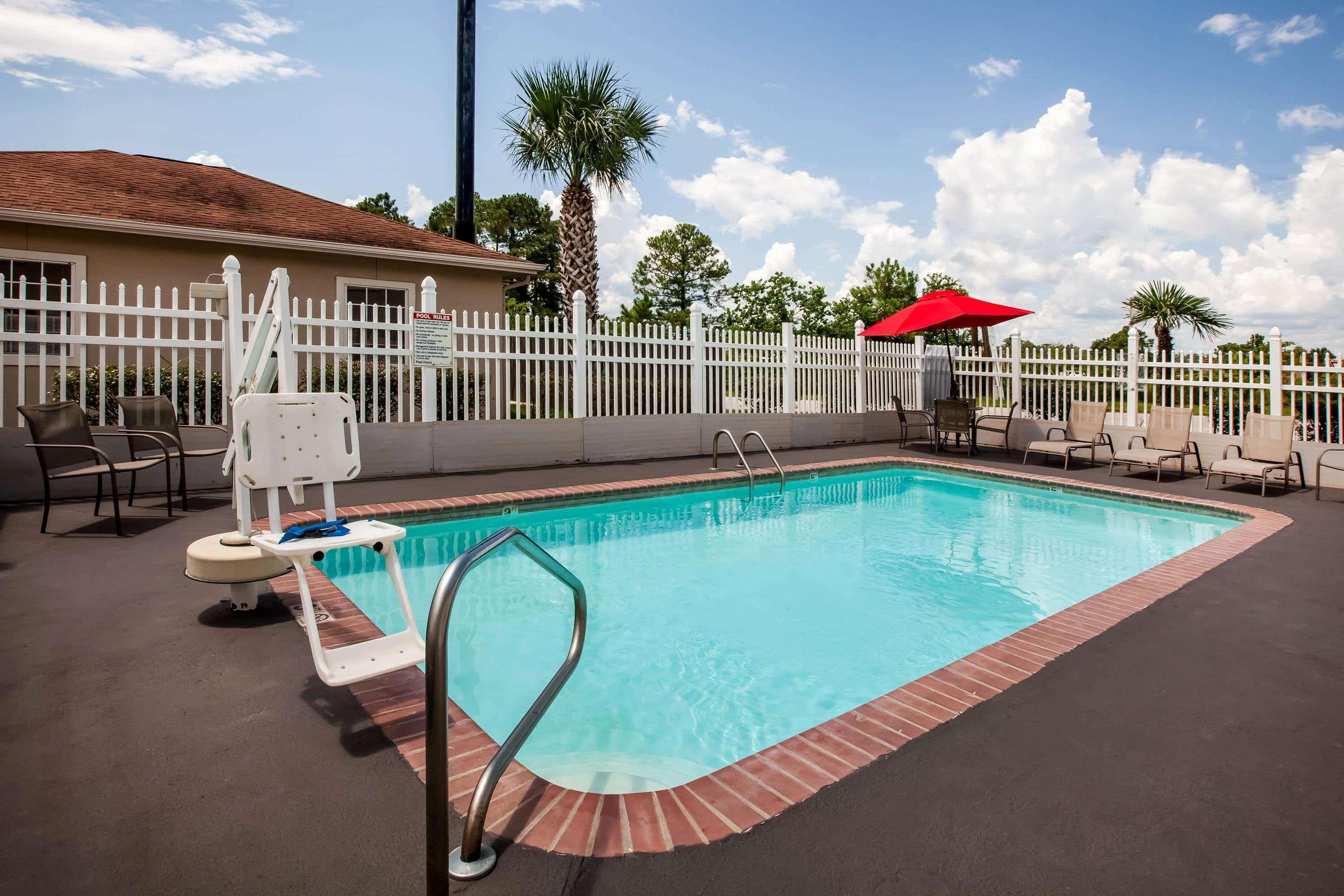 Days Inn By Wyndham Sulphur La Exteriér fotografie
