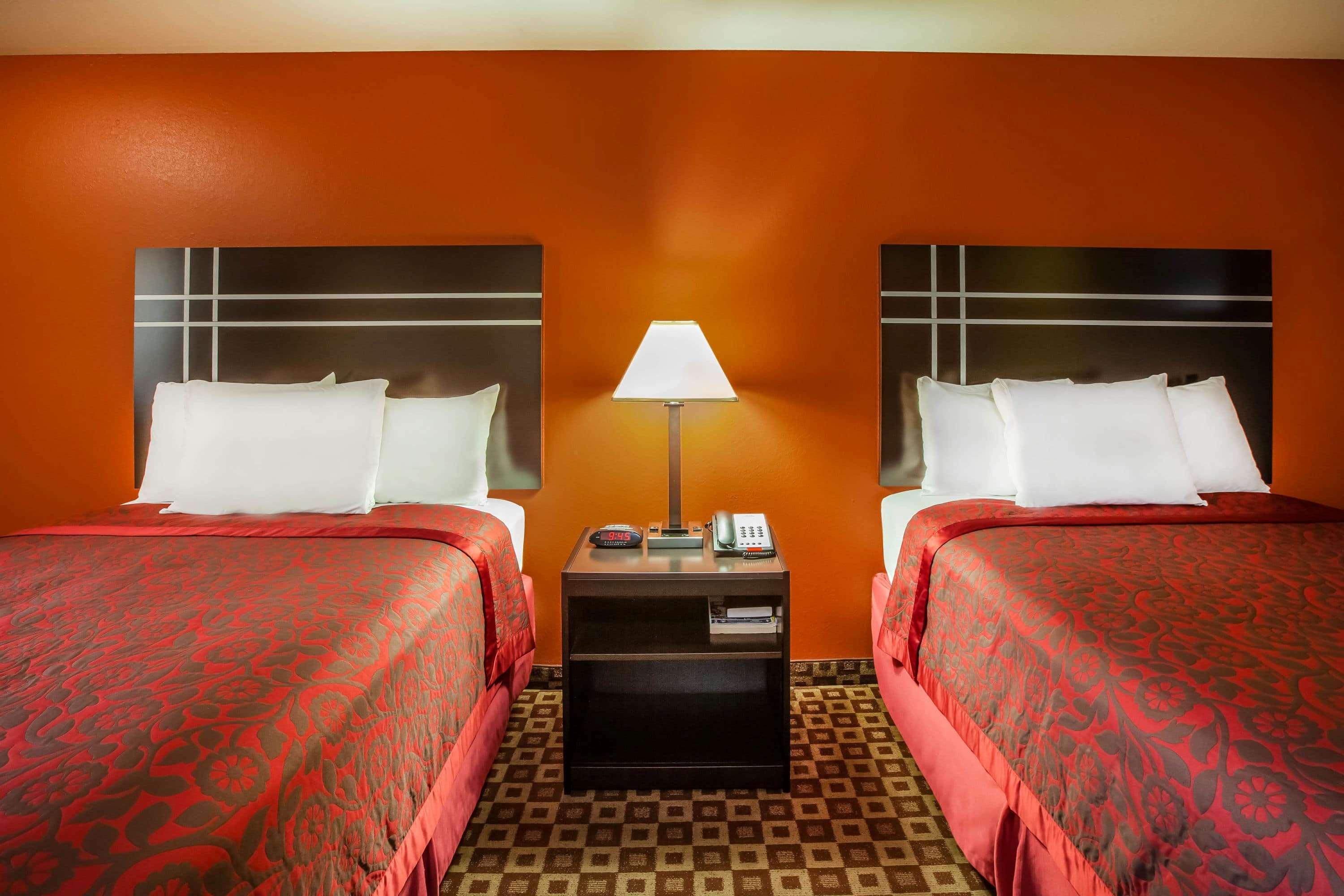 Days Inn By Wyndham Sulphur La Exteriér fotografie