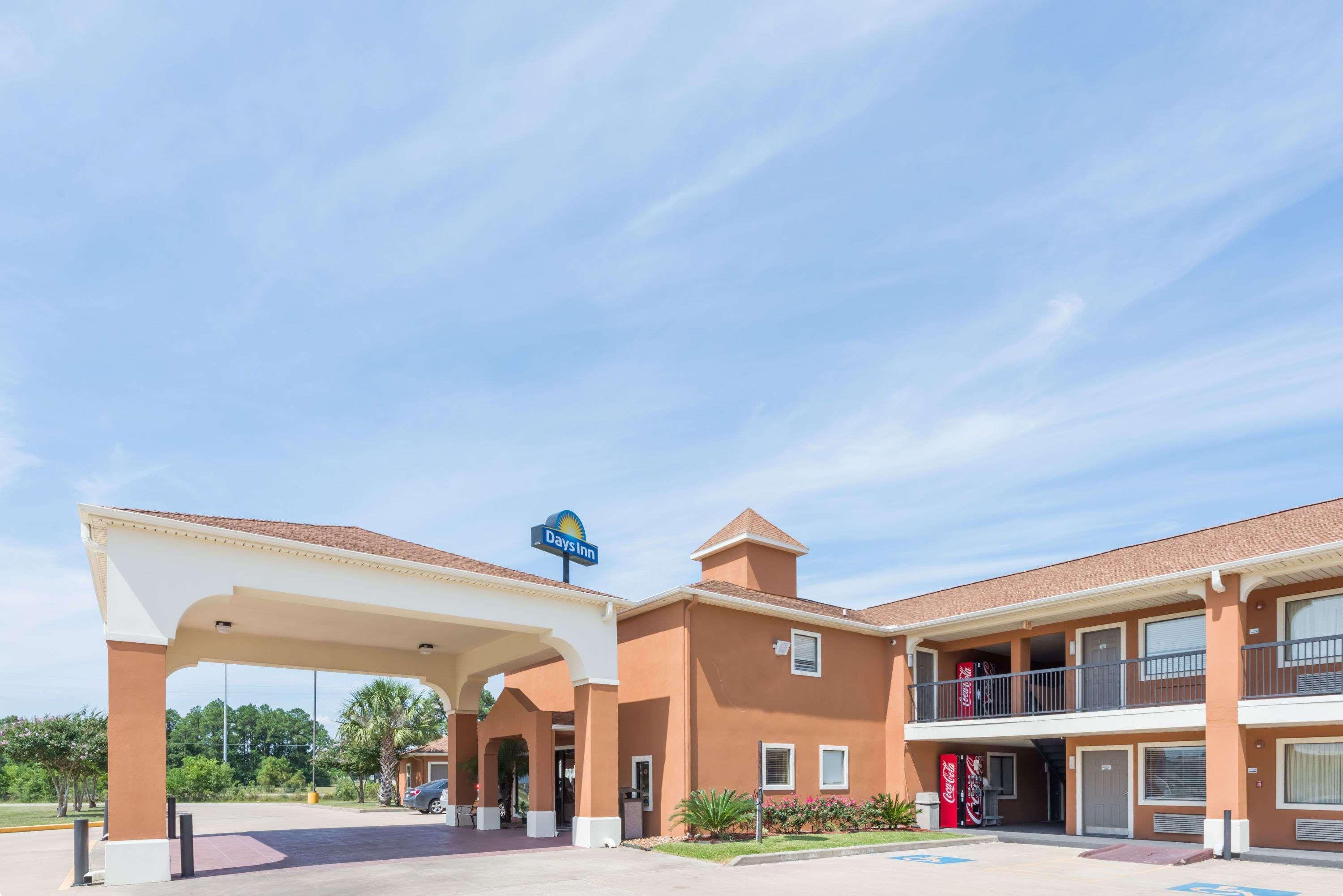 Days Inn By Wyndham Sulphur La Exteriér fotografie