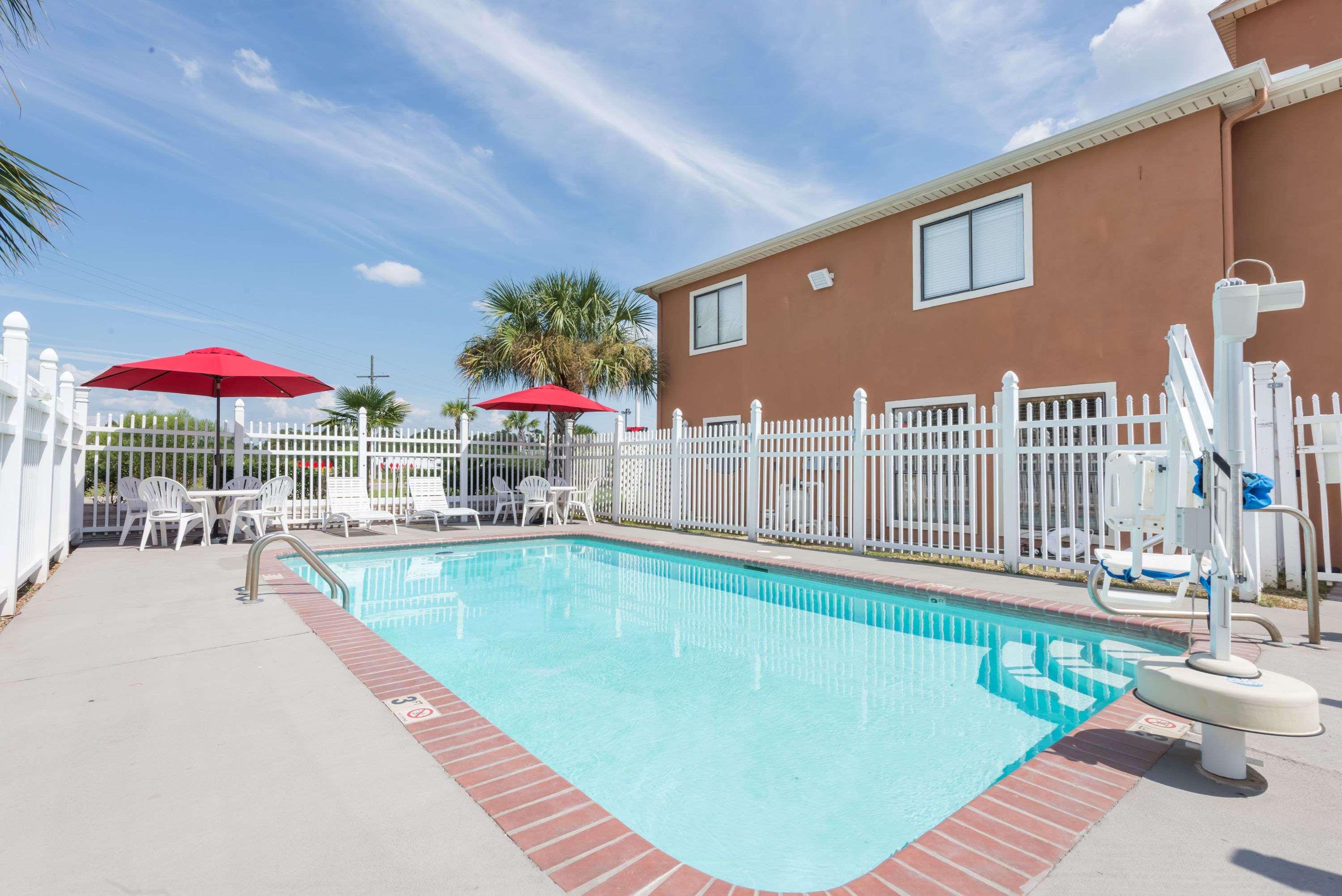 Days Inn By Wyndham Sulphur La Exteriér fotografie