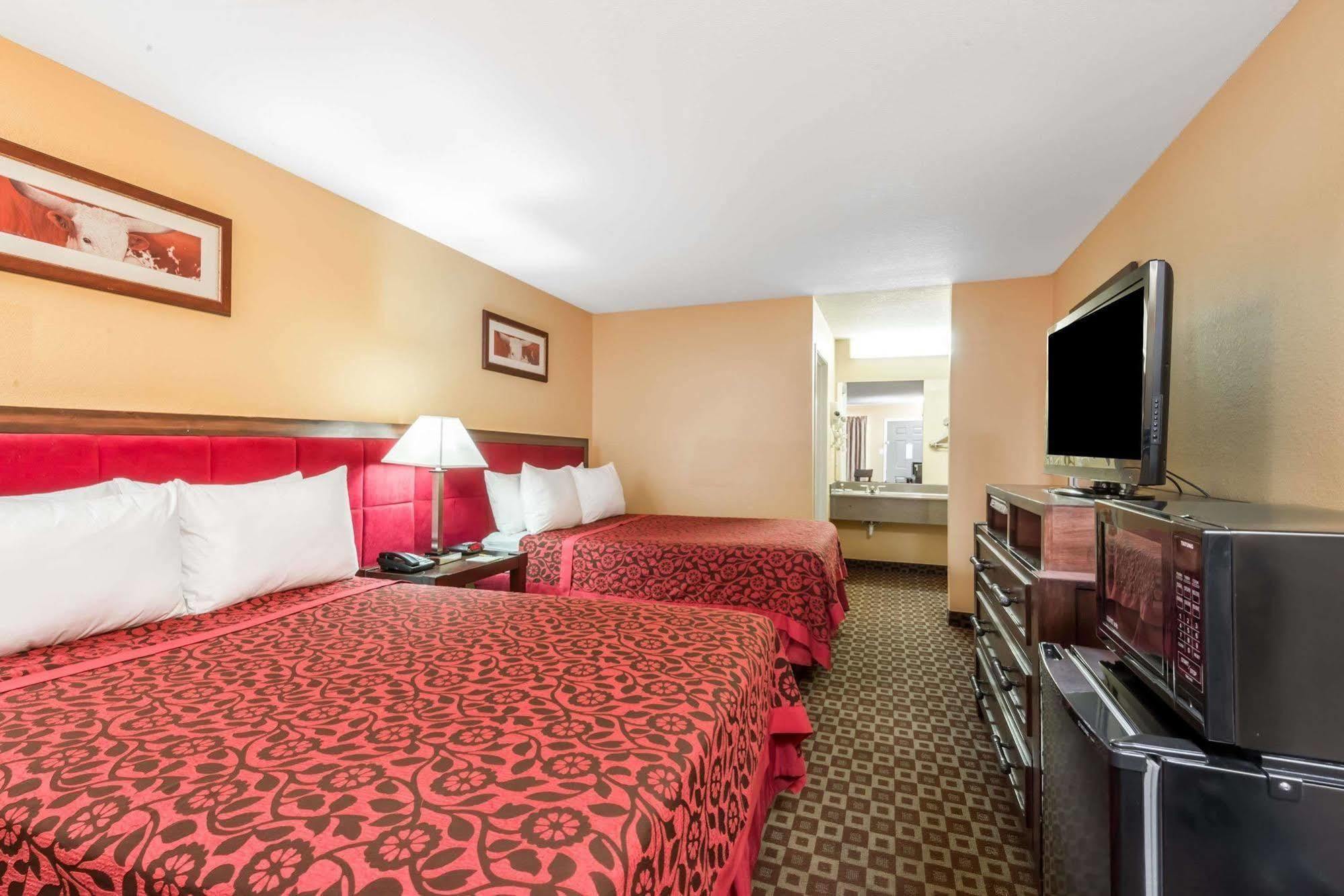 Days Inn By Wyndham Sulphur La Exteriér fotografie